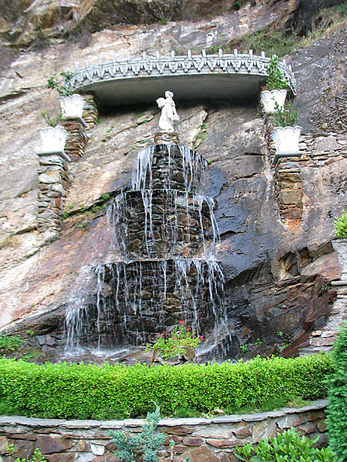 Fountain in front of restaurant