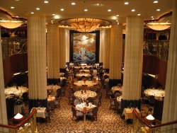 The two-level Cascades dining room