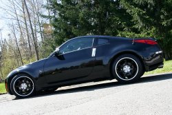 Kazera KZ-F rims, 18x9 up front, 18x10 in the rear. Bridgestone Potenza RE960AS Pole Position tires, 245/40 up front, 275/40 in 