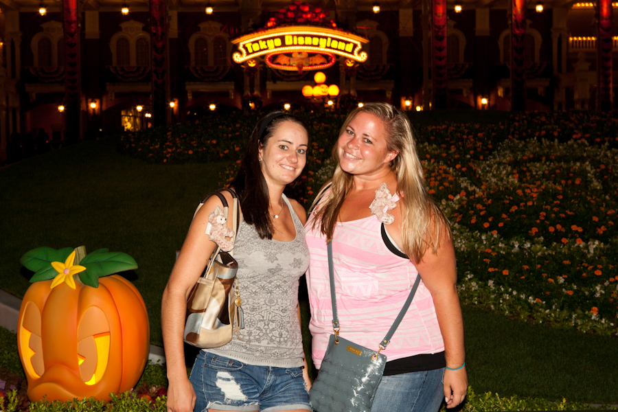 Tori and Jessie in front of Tokyo Disneyland