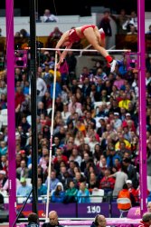 Jennifer Suhr clears 4.55 meters on her first attempt at the London 2012 Olympics